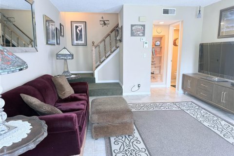 Condo in Temple Terrace, Florida, 2 bedrooms  № 1749293 - photo 17