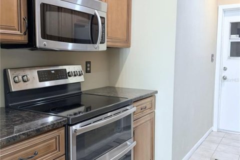 Condo in Temple Terrace, Florida, 2 bedrooms  № 1749293 - photo 3