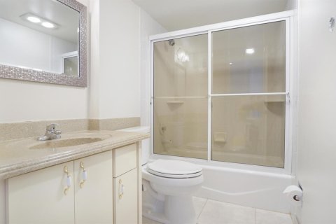 Copropriété à vendre à Fort Lauderdale, Floride: 2 chambres, 153.29 m2 № 2181944 - photo 17