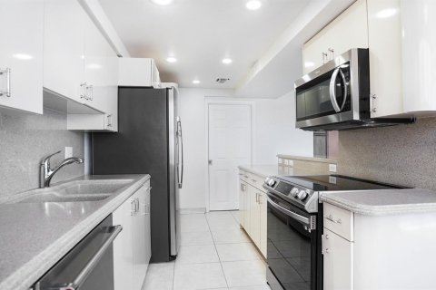 Copropriété à vendre à Fort Lauderdale, Floride: 2 chambres, 153.29 m2 № 2181944 - photo 10