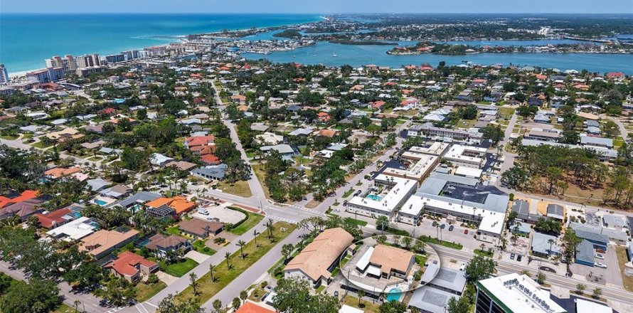 Condominio en Venice, Florida, 2 dormitorios  № 1718526