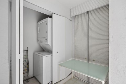Купить кондоминиум в Лодерхилл, Флорида 3 комнаты, 111.48м2, № 2174358 - фото 24
