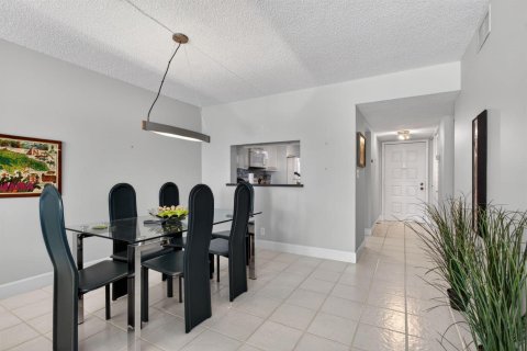 Купить кондоминиум в Лодерхилл, Флорида 3 комнаты, 111.48м2, № 2174358 - фото 8