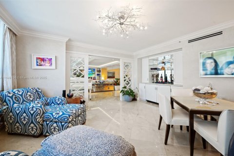 Condo in Bal Harbour, Florida, 3 bedrooms  № 1936525 - photo 10