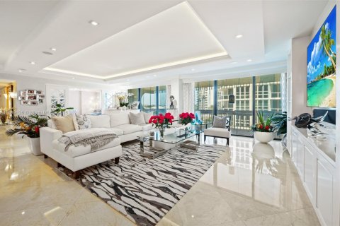 Condo in Bal Harbour, Florida, 3 bedrooms  № 1936525 - photo 7