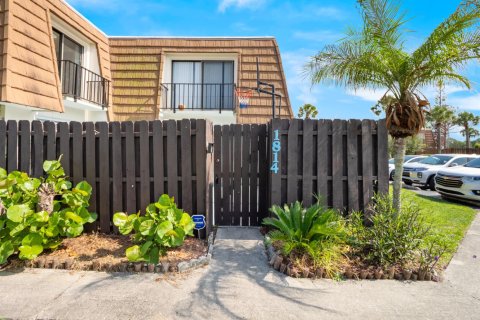 Touwnhouse à vendre à Palm Bay, Floride: 2 chambres, 114.83 m2 № 2083994 - photo 4