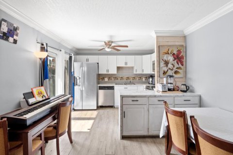 Touwnhouse à vendre à Palm Bay, Floride: 2 chambres, 114.83 m2 № 2083994 - photo 10