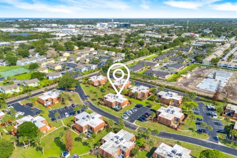 Touwnhouse à vendre à Palm Bay, Floride: 2 chambres, 114.83 m2 № 2083994 - photo 25