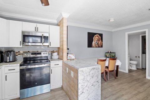 Touwnhouse à vendre à Palm Bay, Floride: 2 chambres, 114.83 m2 № 2083994 - photo 13