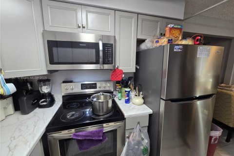 Touwnhouse à vendre à Margate, Floride: 2 chambres, 74.32 m2 № 1961221 - photo 3