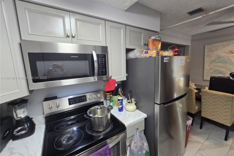 Touwnhouse à vendre à Margate, Floride: 2 chambres, 74.32 m2 № 1961221 - photo 2