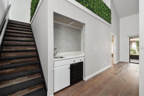 Condominio en alquiler en Winter Park, Florida, 2 dormitorios, 138.89 m2 № 1885343 - foto 4