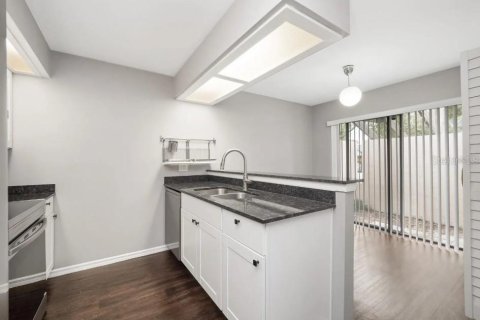 Condominio en alquiler en Winter Park, Florida, 2 dormitorios, 138.89 m2 № 1885343 - foto 10