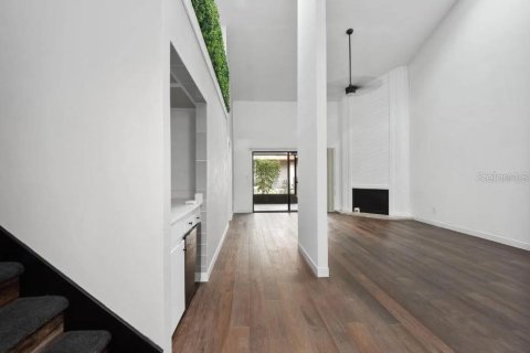 Condominio en alquiler en Winter Park, Florida, 2 dormitorios, 138.89 m2 № 1885343 - foto 5