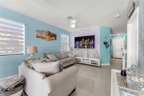 Купить таунхаус в Хомстед, Флорида 3 спальни, 169.92м2, № 1577095 - фото 6
