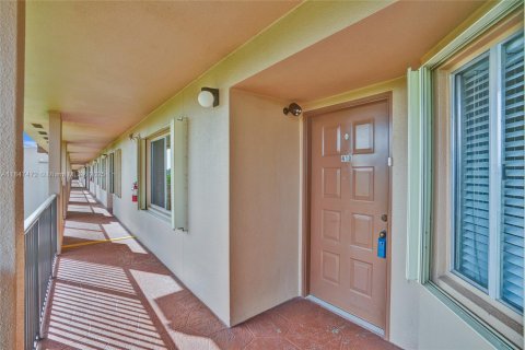 Copropriété à vendre à Pembroke Pines, Floride: 2 chambres, 126.72 m2 № 1977903 - photo 3