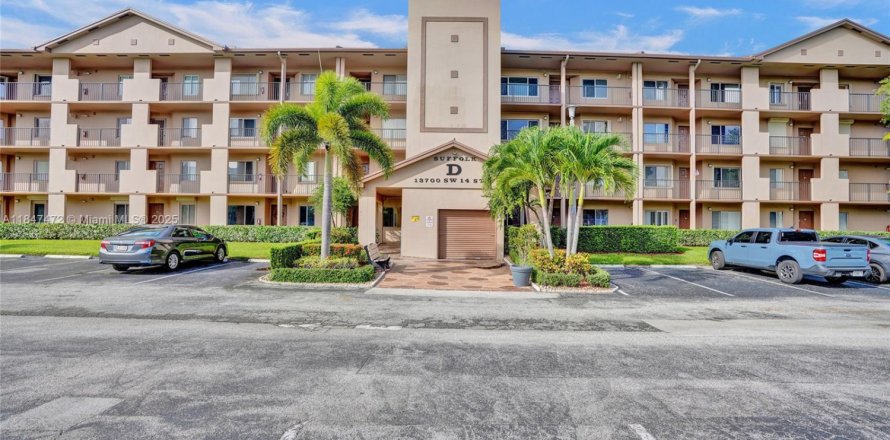 Condo à Pembroke Pines, Floride, 2 chambres  № 1977903