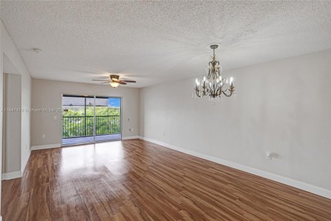 Copropriété à vendre à Pembroke Pines, Floride: 2 chambres, 126.72 m2 № 1977903 - photo 15