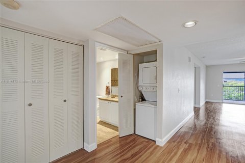 Copropriété à vendre à Pembroke Pines, Floride: 2 chambres, 126.72 m2 № 1977903 - photo 14