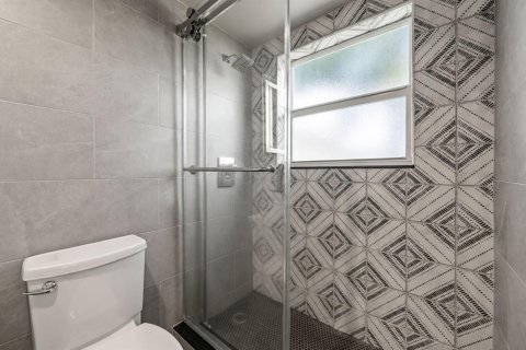 Condo in West Palm Beach, Florida, 1 bedroom № 2190296 - photo 20