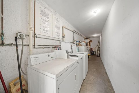 Condo in West Palm Beach, Florida, 1 bedroom № 2190296 - photo 29