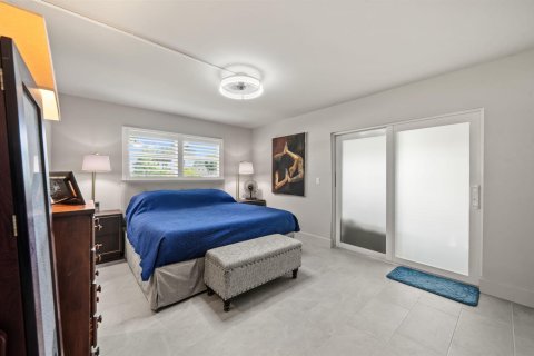 Condo in West Palm Beach, Florida, 1 bedroom № 2190296 - photo 16