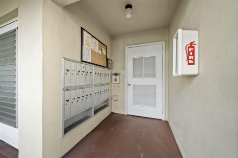 Condo in West Palm Beach, Florida, 1 bedroom № 2190296 - photo 28