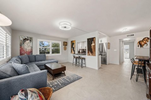 Condo in West Palm Beach, Florida, 1 bedroom № 2190296 - photo 5