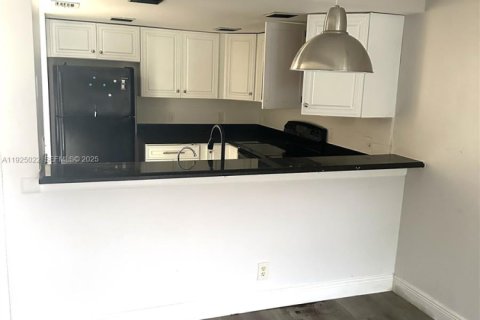 Купить таунхаус в Дейви, Флорида 3 спальни, 123.37м2, № 1983508 - фото 14