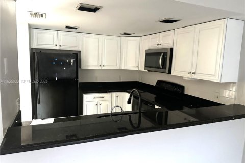 Купить таунхаус в Дейви, Флорида 3 спальни, 123.37м2, № 1983508 - фото 10