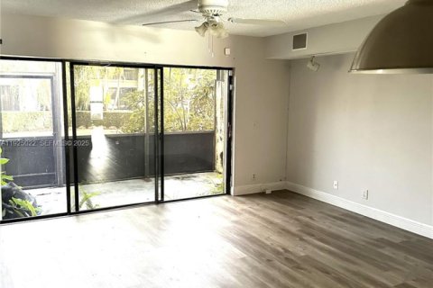 Купить таунхаус в Дейви, Флорида 3 спальни, 123.37м2, № 1983508 - фото 13