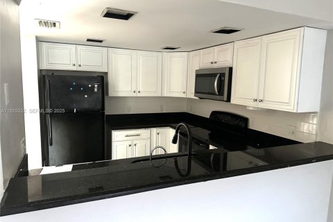 Купить таунхаус в Дейви, Флорида 3 спальни, 123.37м2, № 1983508 - фото 11