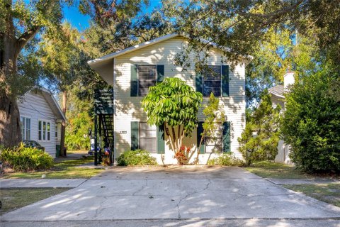 Immobilier commercial à Tampa, Floride 4 chambres, 130.81 m2 № 2279760