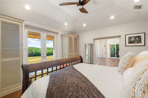 House in Key Largo, Florida 3 bedrooms, 237.46 sq.m. № 1713045 - photo 23