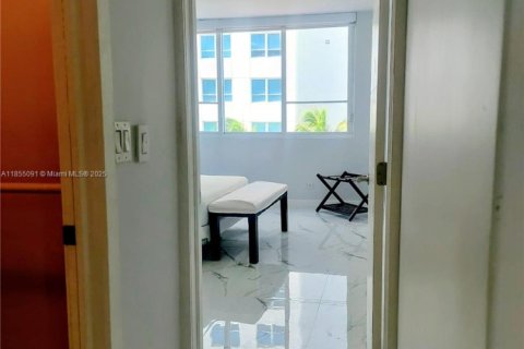 Condominio en venta en Miami Beach, Florida, 1 dormitorio, 95.32 m2 № 2015553 - foto 21