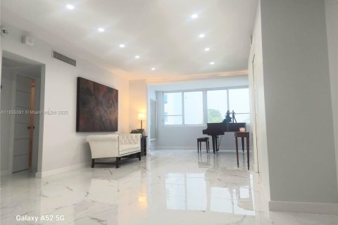Condominio en venta en Miami Beach, Florida, 1 dormitorio, 95.32 m2 № 2015553 - foto 2