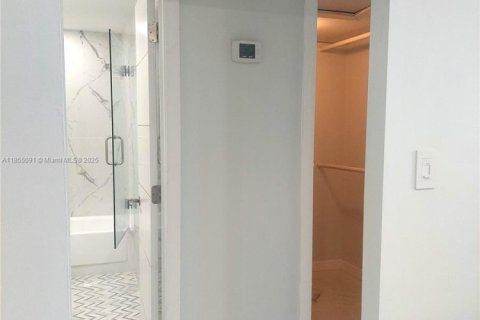 Condominio en venta en Miami Beach, Florida, 1 dormitorio, 95.32 m2 № 2015553 - foto 19