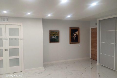 Condominio en venta en Miami Beach, Florida, 1 dormitorio, 95.32 m2 № 2015553 - foto 6