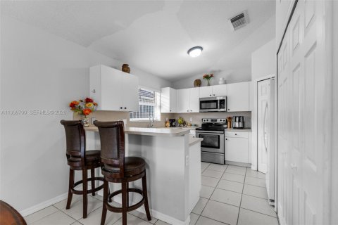 House in Homestead, Florida 3 bedrooms, 133.59 sq.m. № 2060897 - photo 28