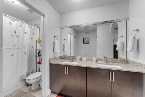 House in Homestead, Florida 3 bedrooms, 133.59 sq.m. № 2060897 - photo 19