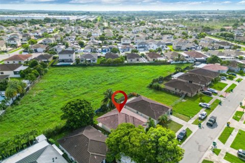 House in Homestead, Florida 3 bedrooms, 133.59 sq.m. № 2060897 - photo 9