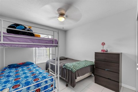 House in Homestead, Florida 3 bedrooms, 133.59 sq.m. № 2060897 - photo 17