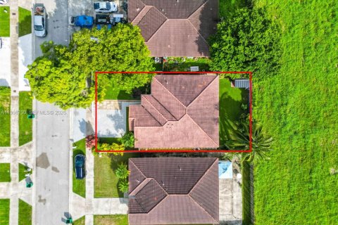 House in Homestead, Florida 3 bedrooms, 133.59 sq.m. № 2060897 - photo 5