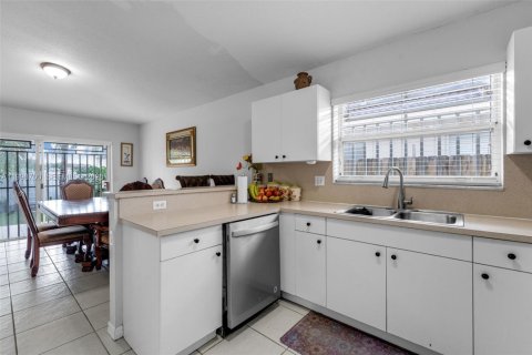 House in Homestead, Florida 3 bedrooms, 133.59 sq.m. № 2060897 - photo 25