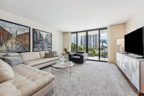 Condo in West Palm Beach, Florida, 2 bedrooms  № 2084328 - photo 5
