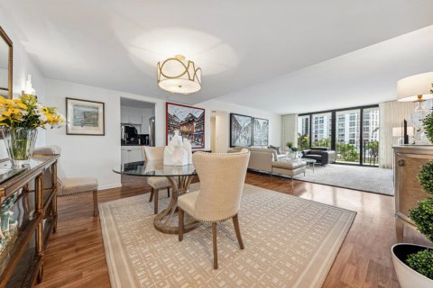 Condo in West Palm Beach, Florida, 2 bedrooms  № 2084328 - photo 2