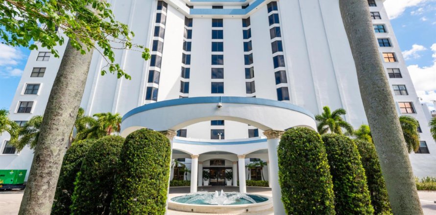 Condo in West Palm Beach, Florida, 2 bedrooms  № 2084328