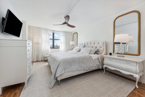 Condo in West Palm Beach, Florida, 2 bedrooms  № 2084328 - photo 7