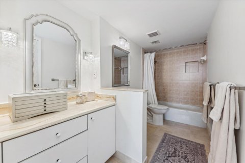 Condo in West Palm Beach, Florida, 2 bedrooms  № 2084328 - photo 8