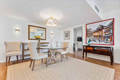 Condo in West Palm Beach, Florida, 2 bedrooms  № 2084328 - photo 3